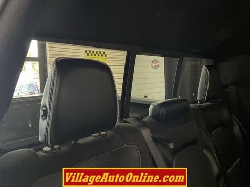 Used 2020 RAM 1500 Laramie w/ Sport Appearance Package AWD/4WD image 38