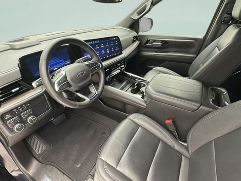 Used 2025 Chevrolet Tahoe Z71 AWD/4WD image 13