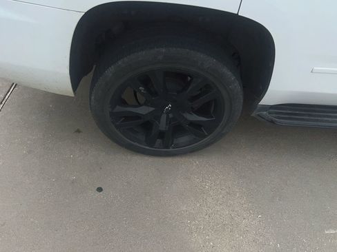 Used 2018 Chevrolet Tahoe Premier image 16