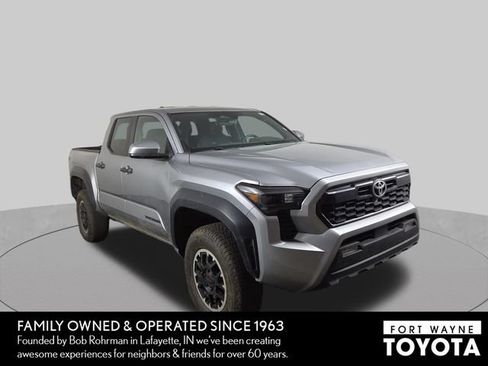 Used 2024 Toyota Tacoma TRD Off-Road AWD/4WD image 4