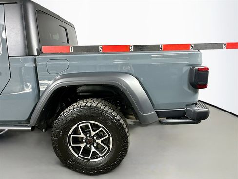 Used 2024 Jeep Gladiator Rubicon w/ Convenience Group image 36