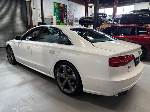 Used 2016 Audi S8 image 8