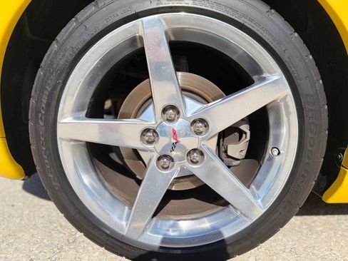 Used 2006 Chevrolet Corvette Convertible w/ Preferred Equipment Group RWD image 19