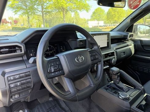 Used 2024 Toyota Tacoma SR image 18
