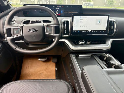 New 2026 Ford Expedition Platinum w/ Stealth Appearance Package AWD/4WD image 8