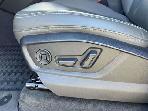 Used 2020 Audi Q8 Premium Plus w/ Premium Plus Package image 24