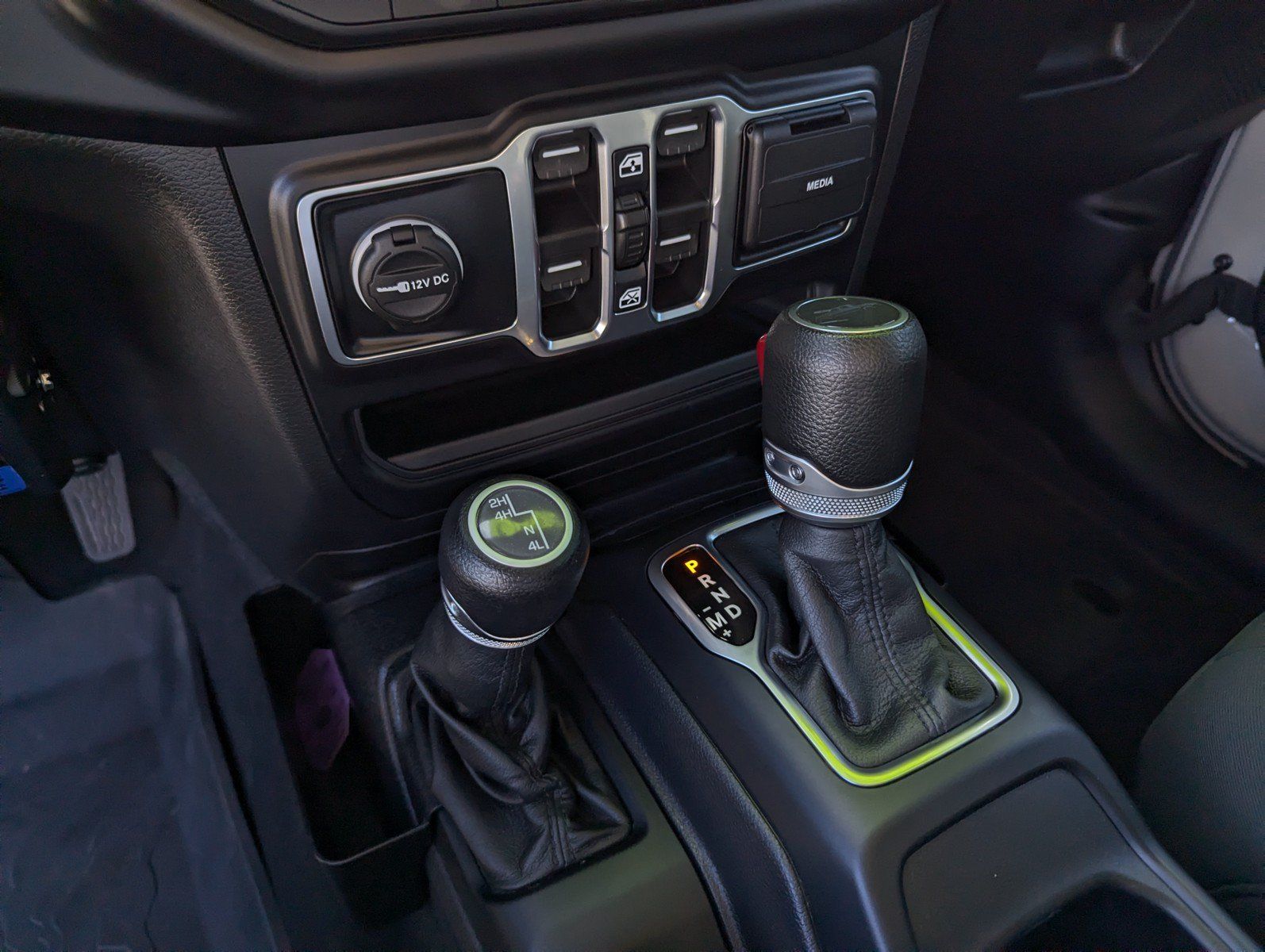 Used 2022 Jeep Gladiator Sport AWD/4WD image 13