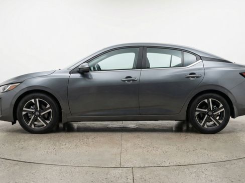 Used 2025 Nissan Sentra SV image 5