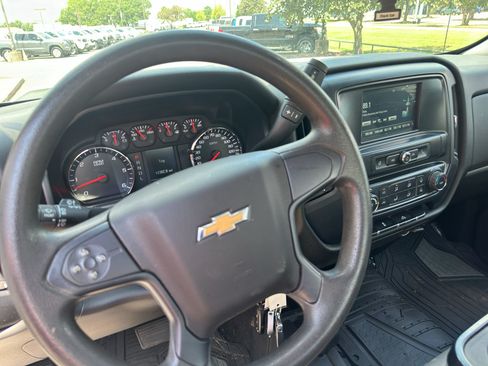 Used 2018 Chevrolet Silverado 1500 W/T w/ WT Convenience Package AWD/4WD image 18