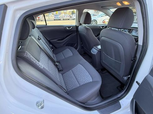 Used 2019 Hyundai Ioniq Plug-In Hybrid image 11