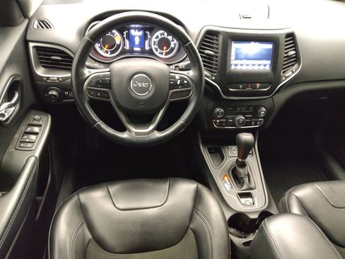 Used 2021 Jeep Cherokee Latitude Plus FWD image 22