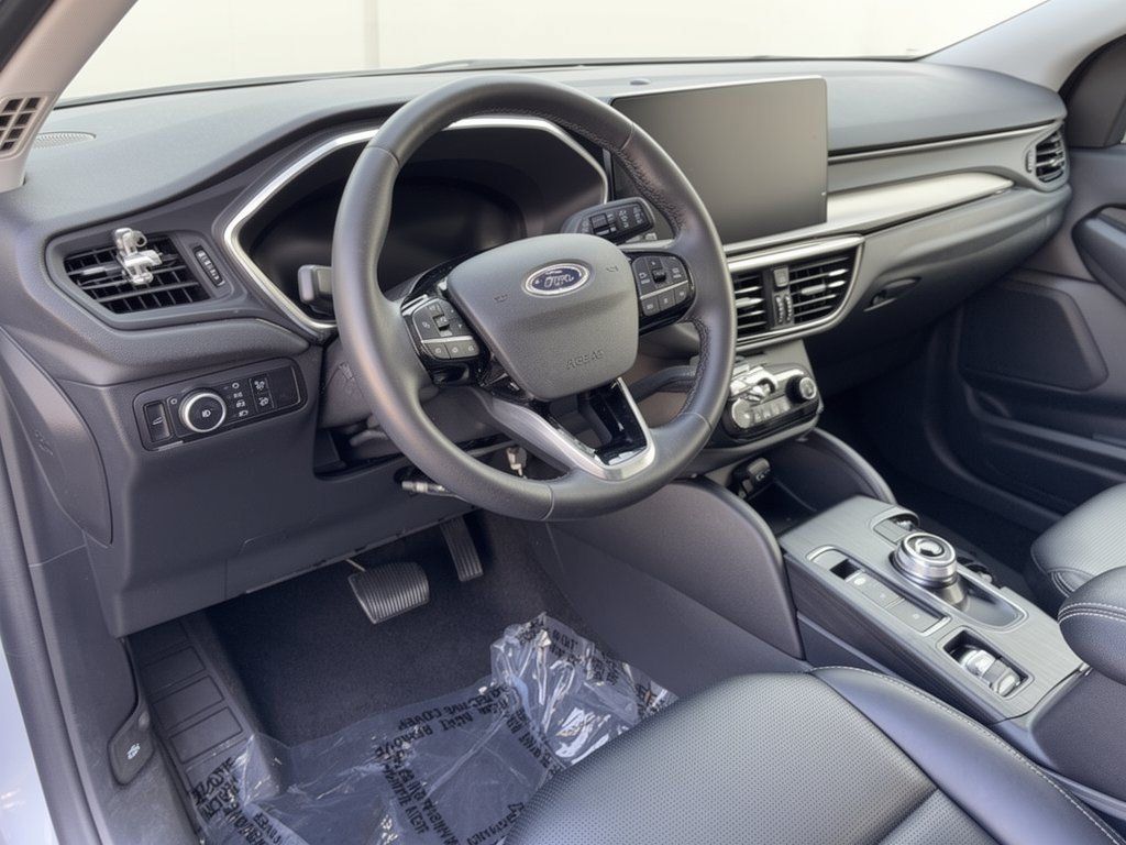 Used 2025 Ford Escape Platinum AWD/4WD image 4