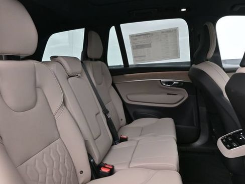 New 2026 Volvo XC90 B6 Plus w/ Protection Package Premier AWD/4WD image 32