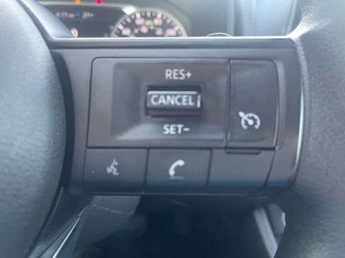 Used 2023 Nissan Rogue S image 24