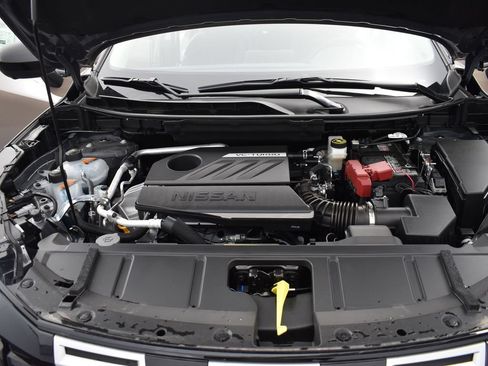 Used 2025 Nissan Rogue SV AWD/4WD image 5