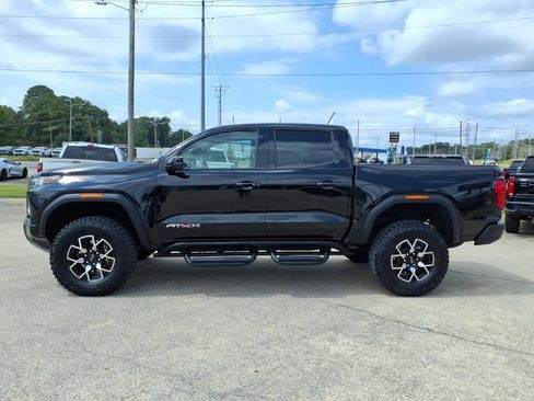 Used 2024 GMC Canyon AT4X AWD/4WD image 4