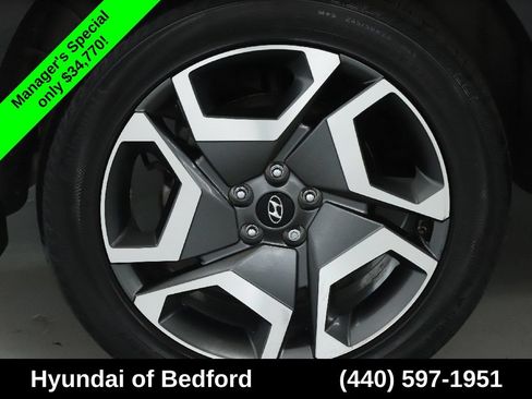 Used 2023 Hyundai Palisade Limited w/ Winter Package AWD/4WD image 13