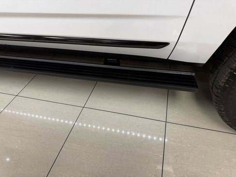 Used 2021 GMC Yukon XL Denali w/ Denali Premium Package image 32