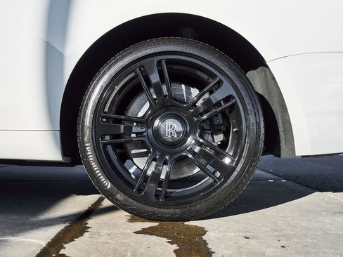 Used 2015 Rolls-Royce Wraith image 20