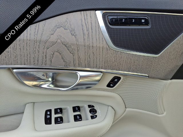 Certified 2025 Volvo XC90 T8 Plus w/ Protection Package Premier AWD/4WD image 16