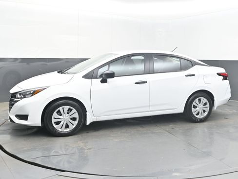 Certified 2025 Nissan Versa S w/ Trunk Package image 4