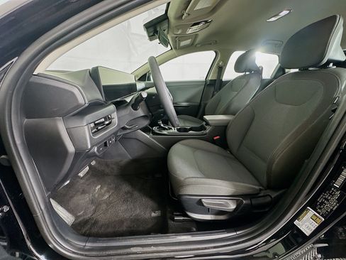 Used 2025 Kia K4 FWD image 13