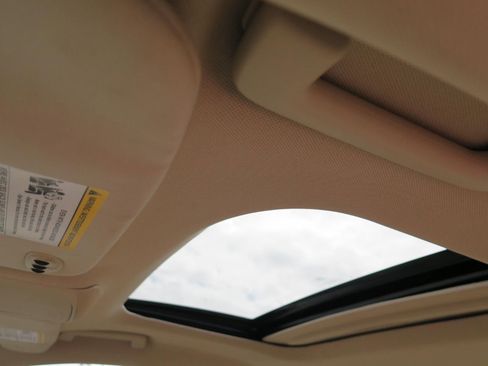 Used 2015 Lincoln MKZ Hybrid w/ Equipment Group 202A Reserve image 11