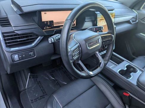 Used 2024 GMC Acadia Elevation image 10