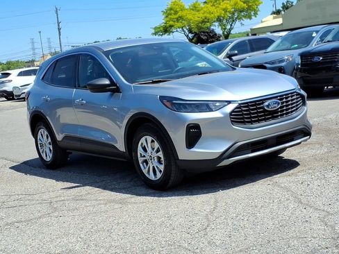 Used 2023 Ford Escape Active AWD/4WD image 7