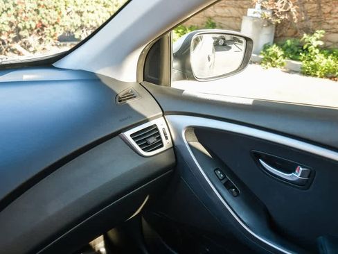 Used 2013 Hyundai Elantra GT w/ Touch & Go Pkg image 24