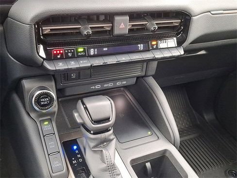 Used 2025 Toyota Land Cruiser image 16