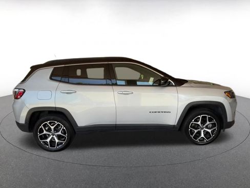 Used 2025 Jeep Compass Limited AWD/4WD image 16