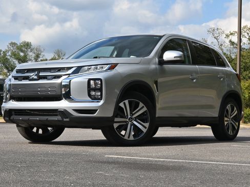 Used 2023 Mitsubishi Outlander Sport SE image 4