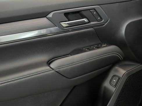 New 2026 GMC Terrain Elevation w/ Elevation Premium Package AWD/4WD image 5