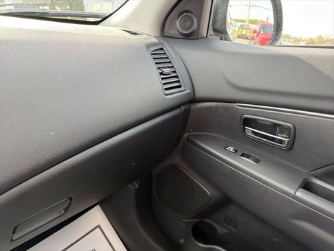Used 2025 Mitsubishi Outlander Sport ES AWD/4WD image 24