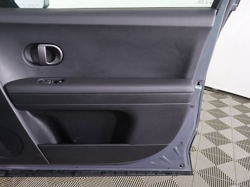 Used 2025 Hyundai Ioniq 5 SE AWD/4WD image 20