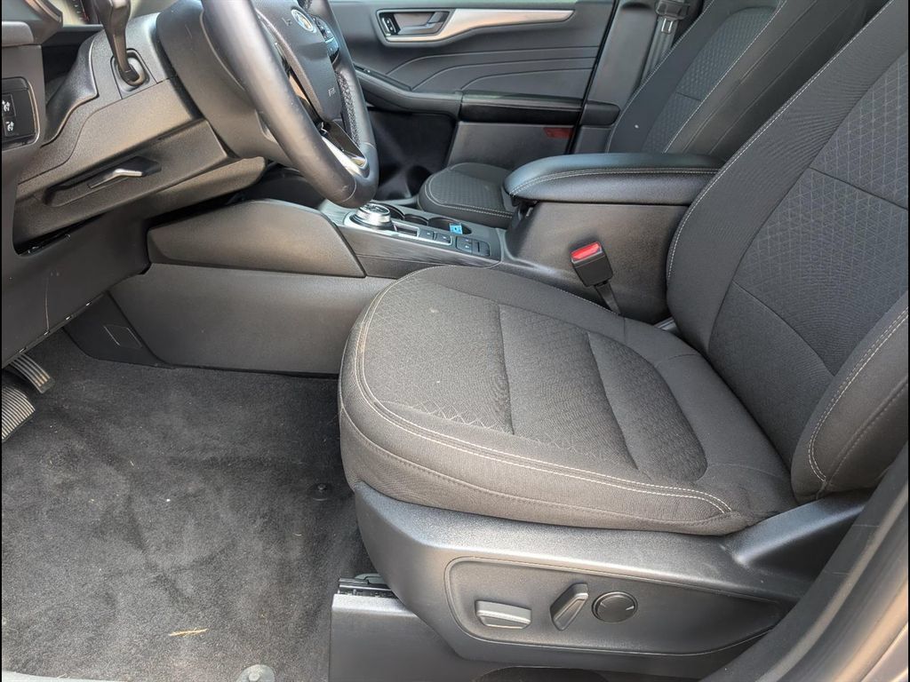Used 2024 Ford Escape Active w/ Cold Weather Package FWD image 12