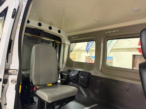 Used 2020 Ford Transit 150 Medium Roof RWD image 28