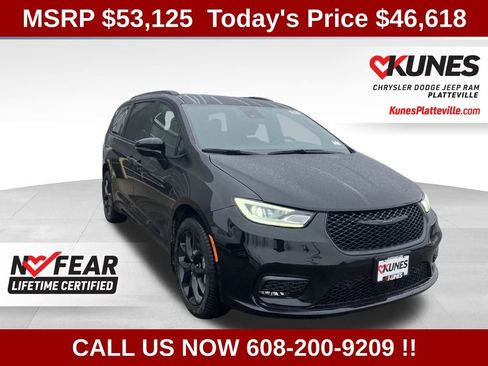 New 2026 Chrysler Pacifica Select w/ S Appearance Package image 1