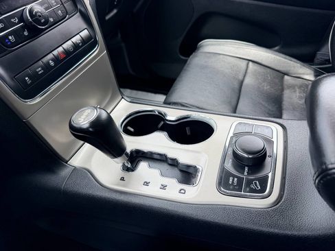 Used 2012 Jeep Grand Cherokee Overland AWD/4WD image 39