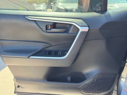 Used 2020 Toyota RAV4 LE w/ Carpet Mat Package FWD image 17