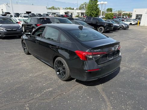 Used 2023 Honda Civic Sport image 2