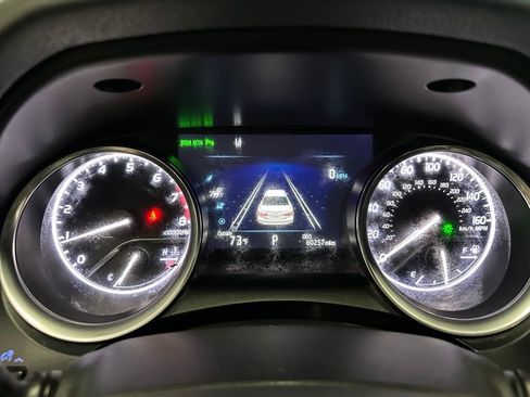 Used 2018 Toyota Camry XLE image 17