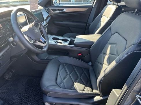 Certified 2025 Volkswagen Atlas Cross Sport SE image 14
