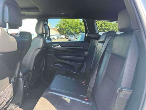 Used 2019 Jeep Grand Cherokee Altitude AWD/4WD image 16