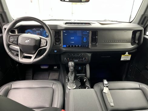 Used 2025 Ford Bronco Badlands AWD/4WD image 4
