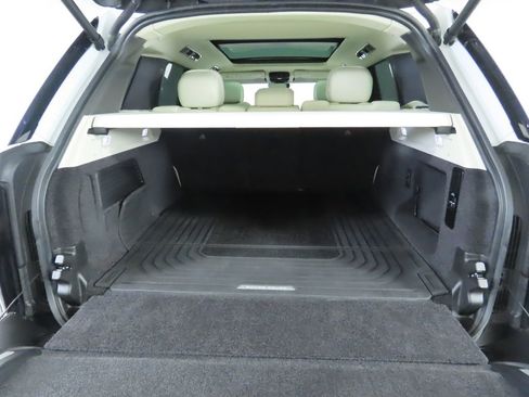 Certified 2023 Land Rover Range Rover SE image 29