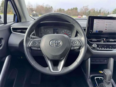 Certified 2023 Toyota Corolla Cross LE image 13