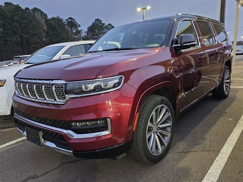 Used 2023 Jeep Grand Wagoneer L Series II image 6