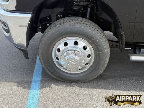 New 2026 RAM 3500 Tradesman AWD/4WD image 10